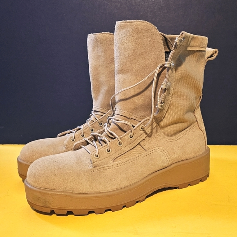 Wellco Military Desert Tan Vibram Combat Boots Men's Size 12 Flight/Combat NWOT
